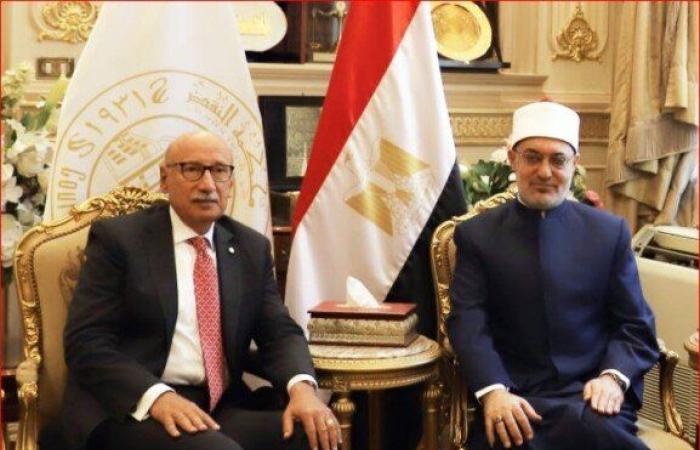 مفتي الجمهورية يهنئ القاضي عاصم الغايش برئاسة محكمة النقض