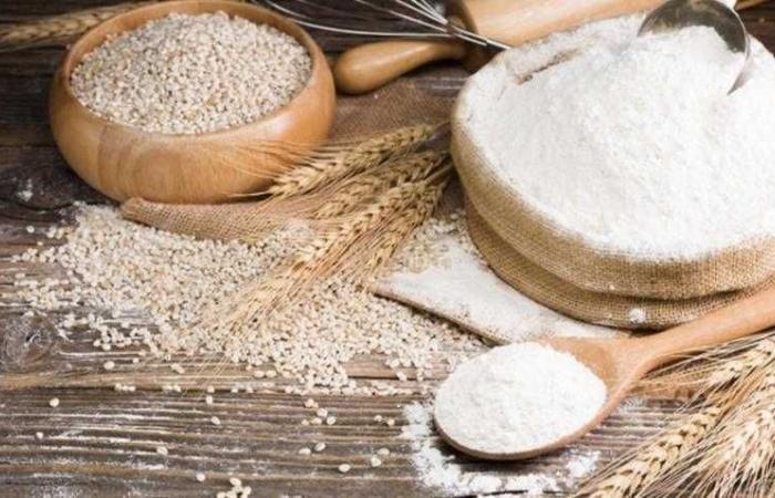 ضبط
      10
      أطنان
      دقيق
      أبيض
      وبلدي
      مدعم
      عبر
      شرطة
      التموين - غاية السعودية