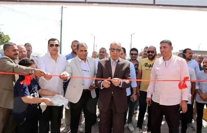 محافظ
      المنيا:
      افتتاح
      أكثر
      من
      3200
      منفذ
      ومعرض
      لتوفير
      السلع
      بأسعار
      مخفضة.