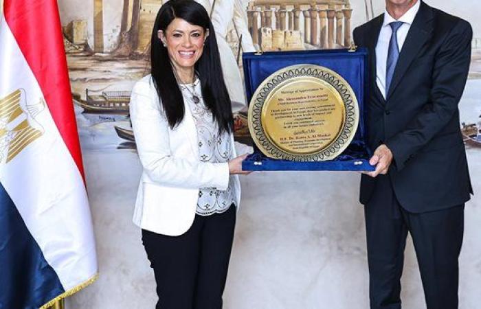 "المشاط" تتوجه بالشكر للممثل المقيم لبرنامج الأمم المتحدة الإنمائي لمساهماته في دفع العلاقات المشتركة