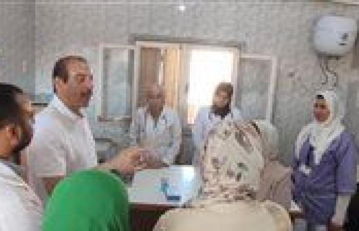 نائب وزير الصحة يتفقد منشآت طبية بالإسماعيلية ويوجه بمكافآت للمتميزين وإجراءات ضد المقصرين