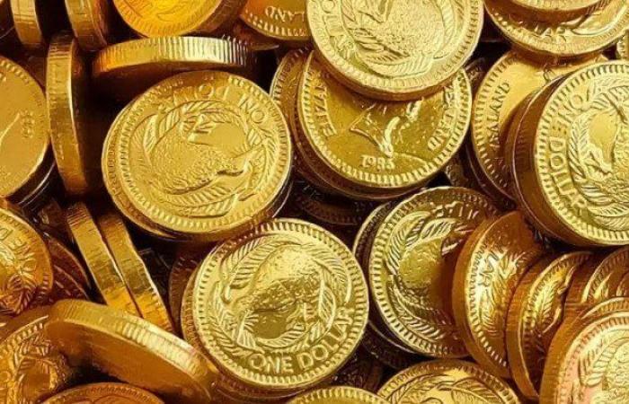 "الجنيه الذهب يتراجع 200 جنيه في تعاملات الصاغة المصرية اليوم