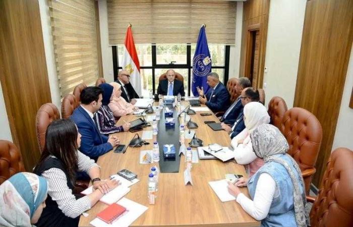 هيئة
      الدواء:
      ملتزمون
      بدعم
      الشركات
      الوطنية..
      ونستهدف
      تحقيق
      الاكتفاء
      الذاتي - غاية السعودية