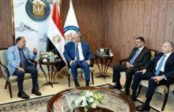 وزير البترول يبحث التوسع في صناعات الأسمدة الفوسفاتية وحمض الفوسفوريك