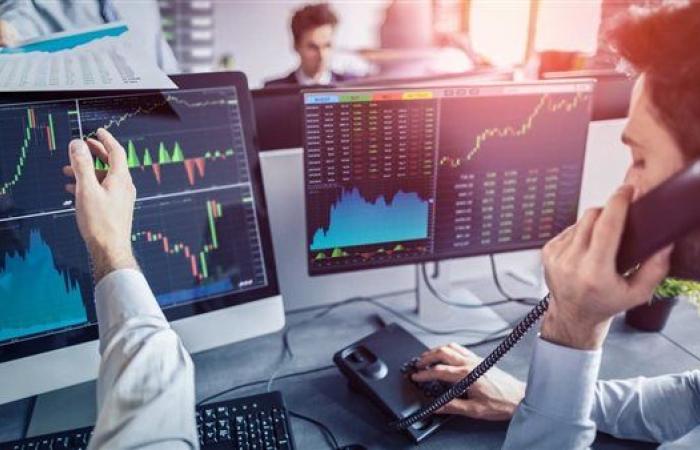 تراجع أسهم الطاقة المتجددة في أوروبا مع تشديد السياسة الأمريكية