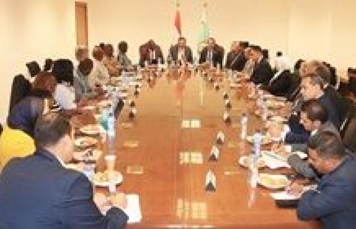 وزير الزراعة يبحث مع وفد برلماني ناميبي تعزيز التعاون في المجال الزراعي بين البلدين