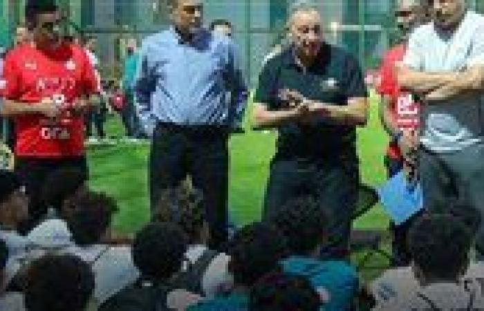بالبلدي: الخطيب
      يؤازر
      منتخب
      17
      سنة
      قبل
      بطولة
      العالم