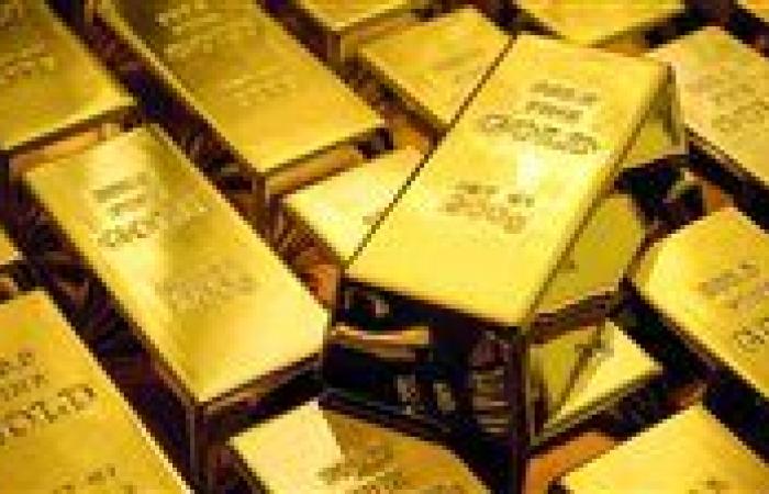 الذهب يتراجع مع ضعف احتمالات خفض الفائدة وتصاعد التوترات التجارية العالمية