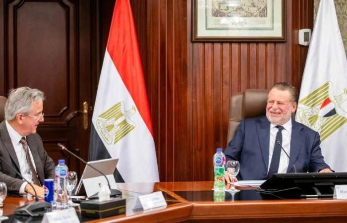 محافظ المركزي يستقبل وفدا من البنك الأوروبي ...