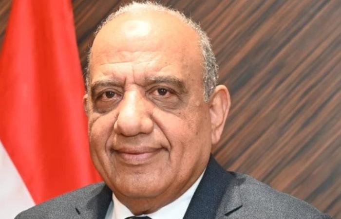 وزير الكهرباء يصل العاشر من رمضان لمتابعة آثار حريق محطة المحولات