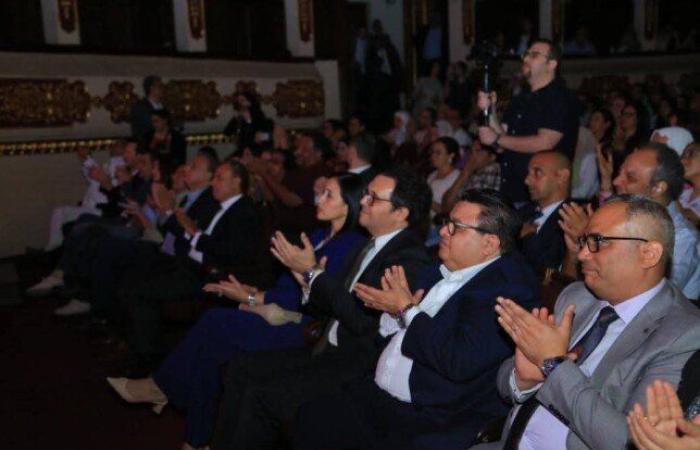 وزير الثقافة يشهد افتتاح العرض المسرحي "الملك لير"