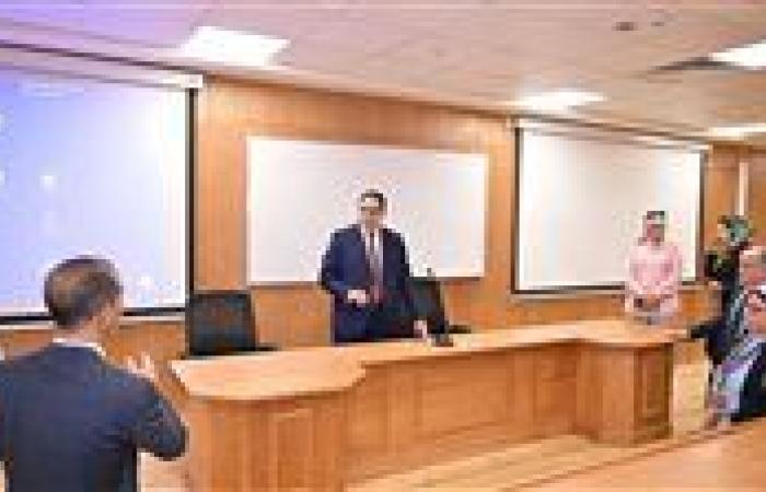 رئيس جامعة القاهرة يتفقد مقر الفر الأهلي ويوجه بسرعة استكمال التجهيزات النهائية