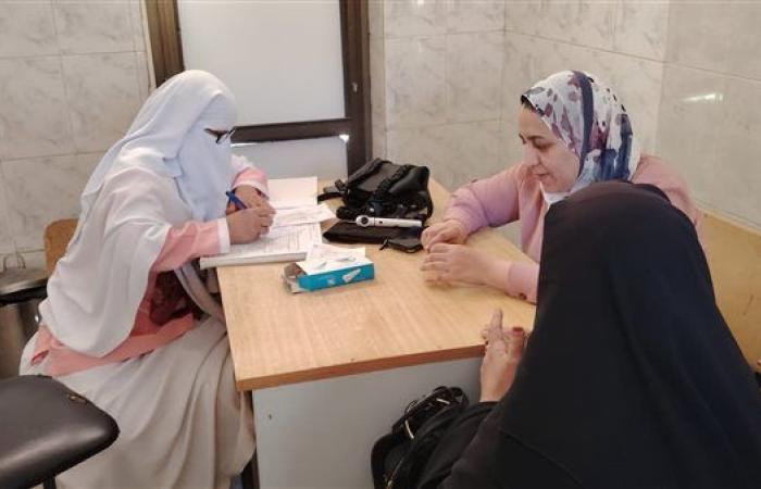 قافلة طبية مجانية تخدم أهالي قرية الهنداو بالوادي الجديد