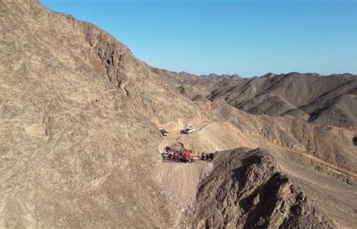 مصر
      هتغير
      خريطة
      الاقتصاد..
      اكتشاف
      تقاطعات
      غنية
      بالذهب
      والفضة - غاية السعودية