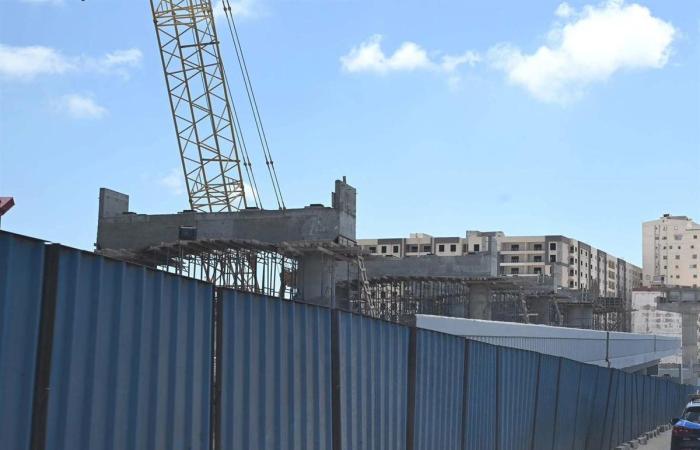 بالبلدي: رئيس
      الوزراء
      يتفقد
      مشروع
      إنشاء
      محور
      السادات
      "كوبري
      45"
      بالإسكندرية