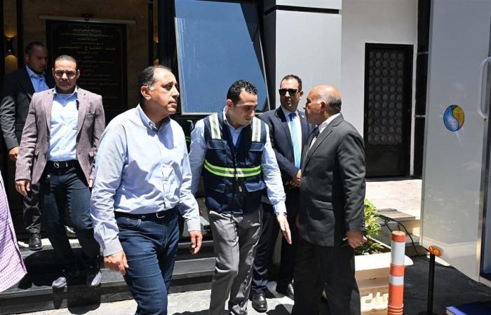 بالبلدي: رئيس
      الوزراء
      يفتتح
      مركز
      السيطرة
      والتحكم
      بشركة
      مياه
      الشرب
      بالإسكندرية