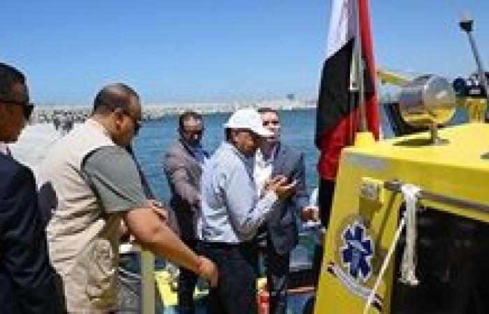 خلال جولته بالاسكندرية اليوم : رئيس الوزراء يشهد دخول أول لنش إسعاف بحري الخدمة  بالمحافظة