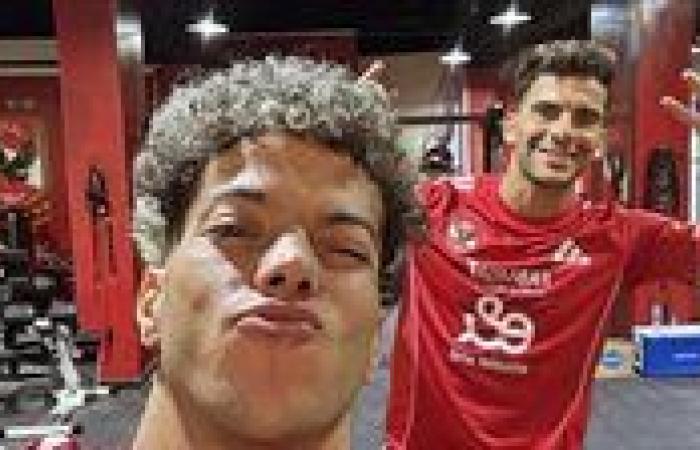 سيلفي العمالقة.. إمام عاشور ينشر صورة برفقة زيزو داخل الجيم فى النادي الأهلي