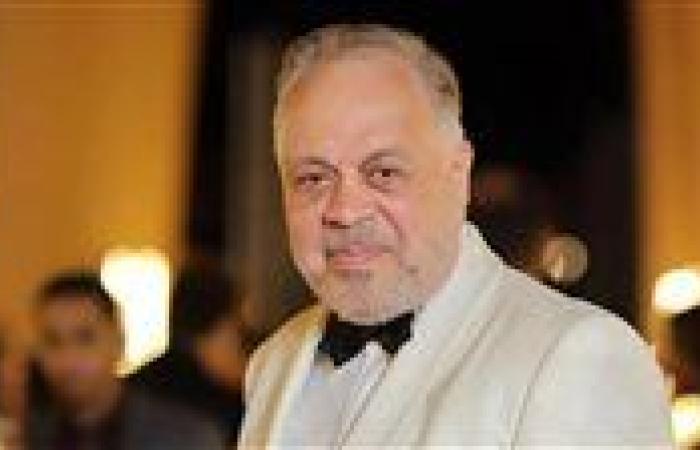 أشرف زكي يرفض مشاركة "التيك توكرز" ويهدد المنتجين بالغرامة.. والشناوي: "سلاح فشنك"