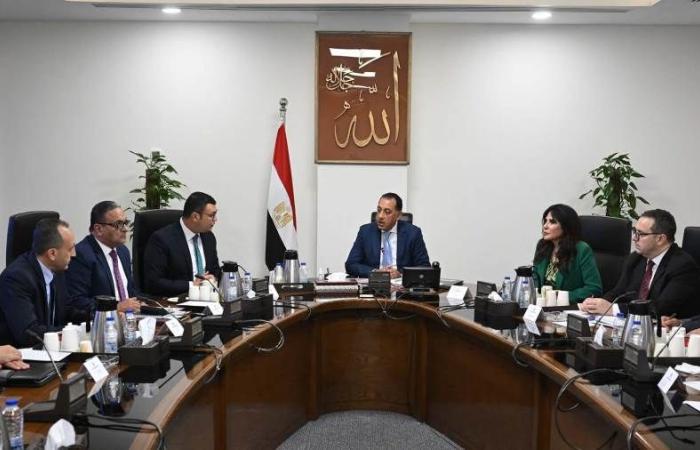 رئيس الوزراء يتابع تقنين أراضي المدن الجديدة وطروحات الإسكان