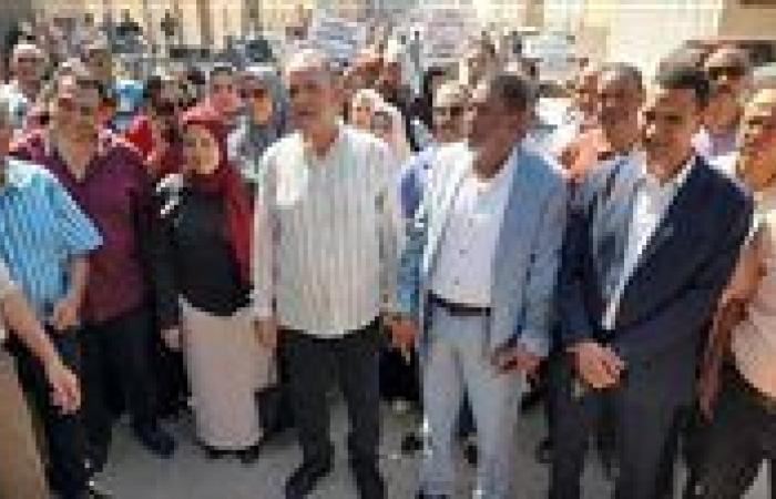 إقبال كبير من مديرى الإدارات التعليمية والمعلمين بأسيوط على انتخابات مجلس الشيوخ