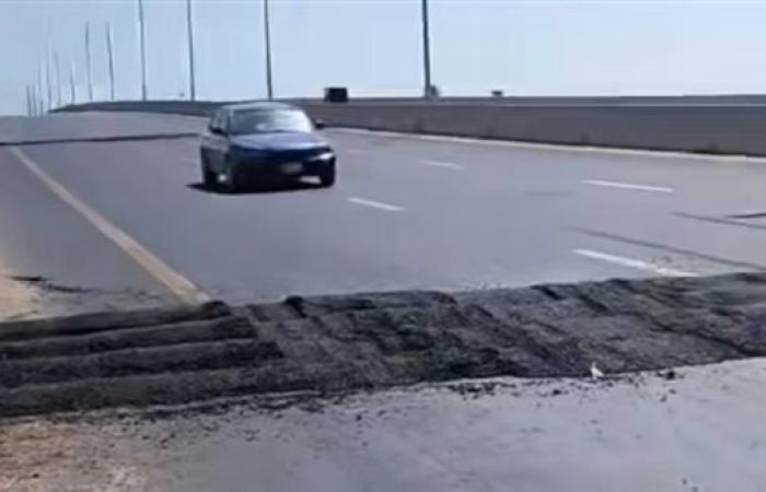 بلا لوحات إرشادية.. مطب صناعي أعلى محور ساقلتة بسوهاج يهدد أرواح المواطنين| صور