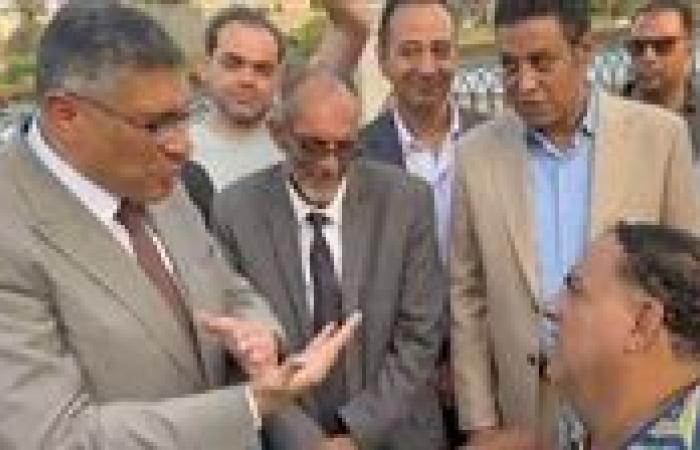 محافظ الجيزة يستجيب لطلب مواطن الحصول على شقة أثناء جولته بالشارع