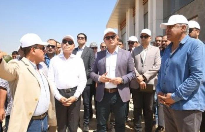 وزير الإسكان ومحافظ القاهرة يتفقدان مكونات مشروع حدائق ”تلال الفسطاط” بمنطقة مصر القديمة