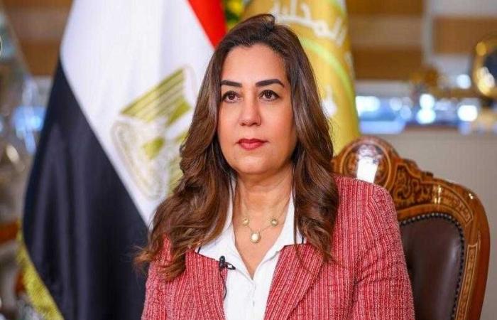 وزيرة التنمية المحلية والقائم بأعمال وزير البيئة تنعي عامل النظافة الذي توفى أثناء تأدية عمله بالزقازيق