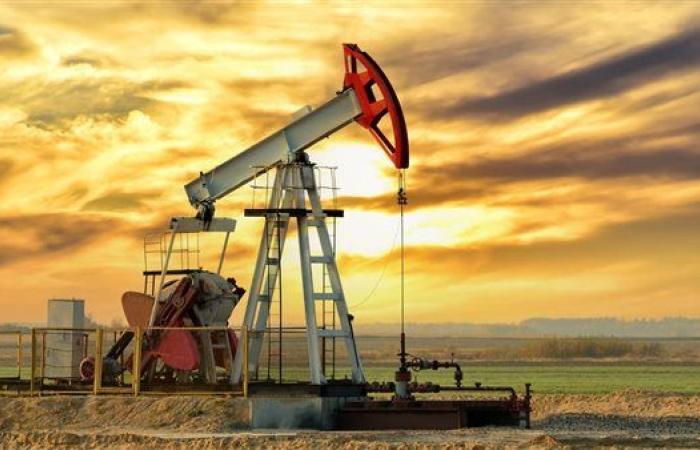 تراجع أسعار النفط بعد تمديد ترامب الهدنة التجارية مع الصين