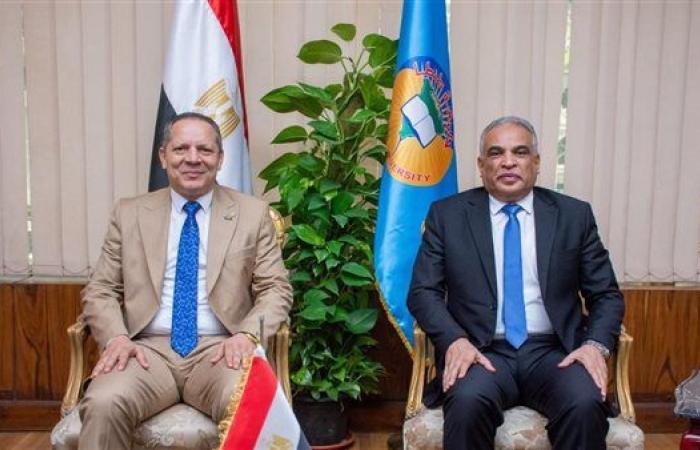 رئيس جامعة طنطا يؤكد على أهمية تضافر الجهود بين الجامعات المصرية