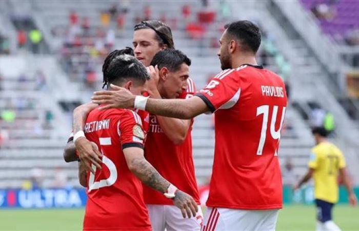 بنفيكا يفوز بثلاثية في الدوري البرتغالي قبل مباراته الحاسمة في دوري الأبطال