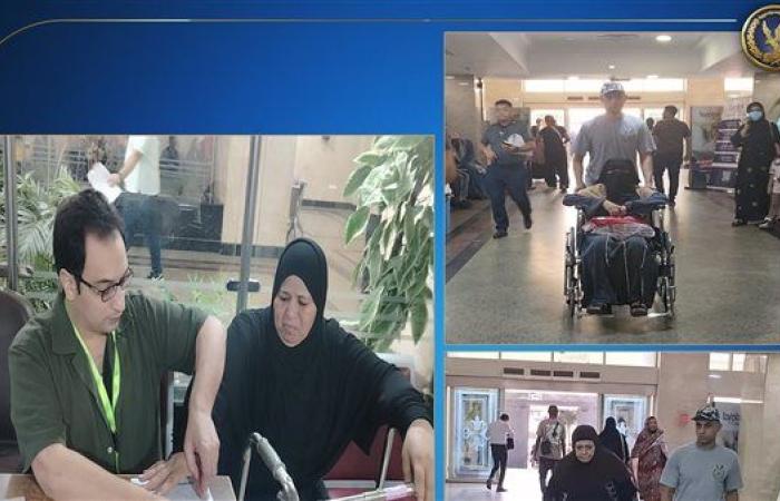 الجوازات تنهي إجراءات المرضى وكبار السن في دقائق.. صور