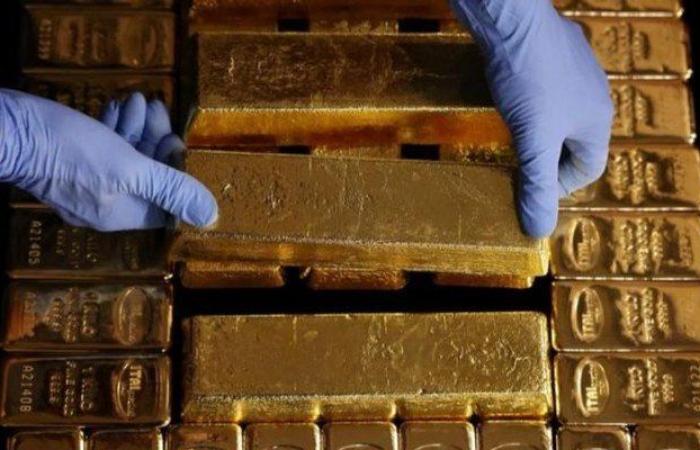 ترامب يعفي سبائك الذهب وعدداً من المعادن من الرسوم الجمركية.. ما التفاصيل؟