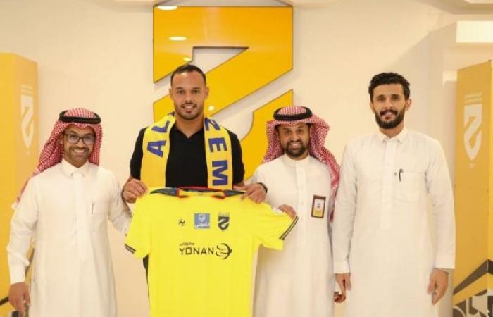 بوطويل ينتقل إلى الدوري السعودي