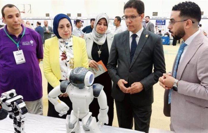 رئيس جامعة بنها يشهد افتتاح البطولة الأولى لـ«الروبوتات»