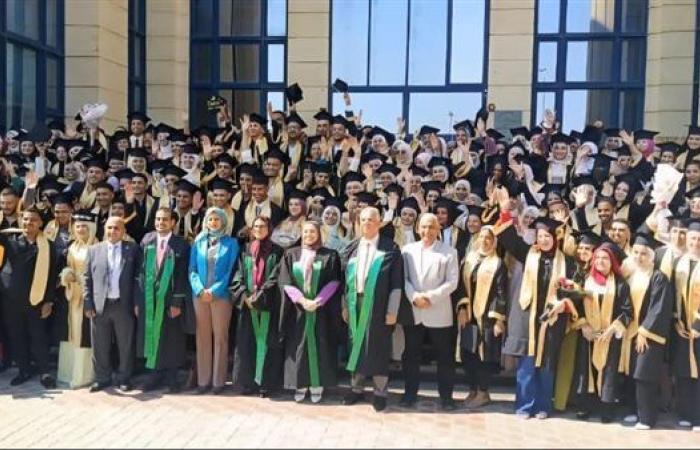 "تجارة القاهرة" تحتفل بتخريج دفعتي بكالوريوس 2025 والدراسات العليا بالشيخ زايد