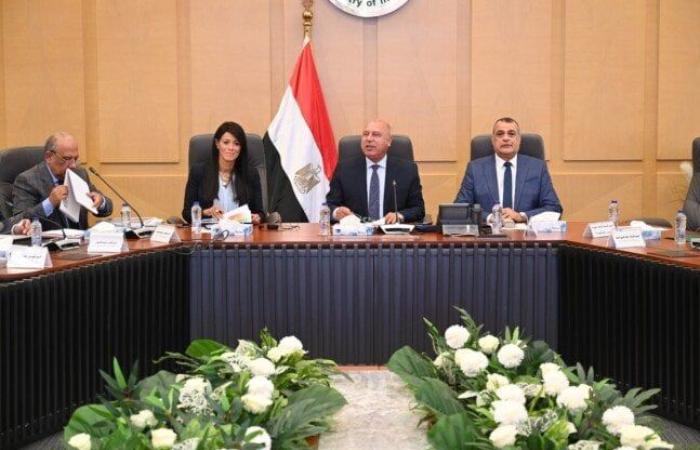 كامل الوزير يترأس الاجتماع الثلاثين للمجموعة الوزارية للتنمية الصناعية