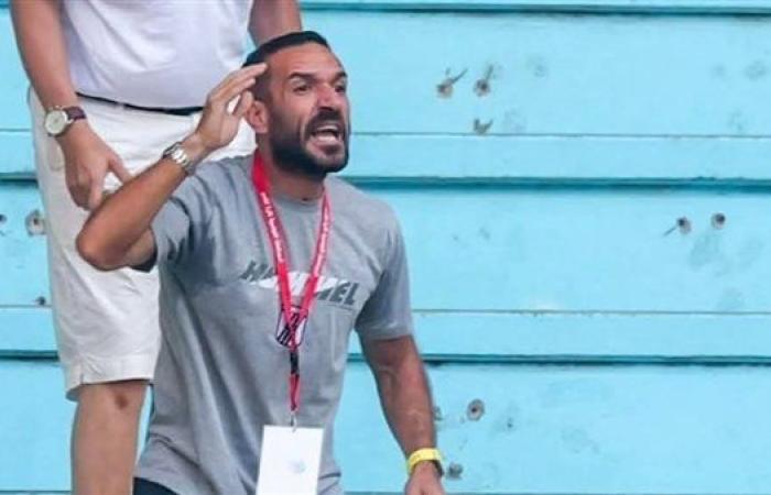 علي معلول يخطف الأنظار من مدرجات ملعب رادس بالدوري التونسي