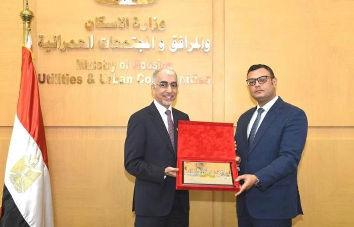 وزير الإسكان يستقبل وزير الأشغال البحريني لبحث أوجه التعاون بين مصر والبحرين