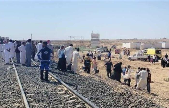 مصرع شخص وإصابة آخرين في تصادم قطار بمزلقان ميت ربيعة البيضاء بالشرقية