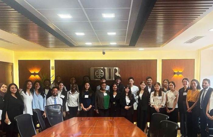 CIB يستضيف طلاب جامعة شيكاغو بالتعاون مع الجامعة ...