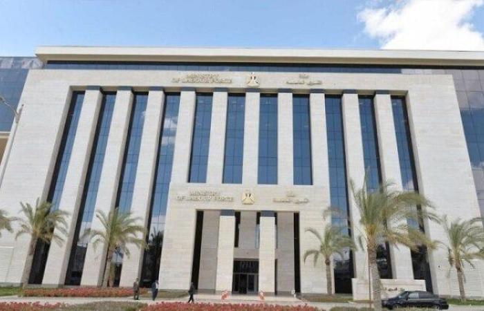 وظائف وزارة العمل.. 3701 فُرصة عمل جديدة في 44 شركة خاصة بـ11 محافظة