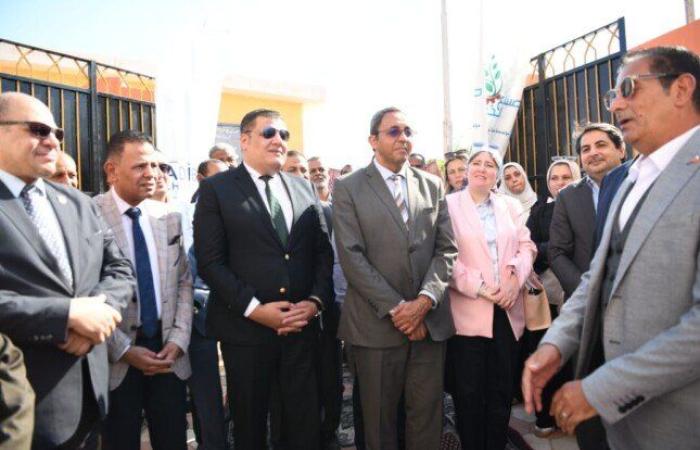 محافظ قنا يفتتح مدرسة نجع الرماش الابتدائية بقرية كرم عمران