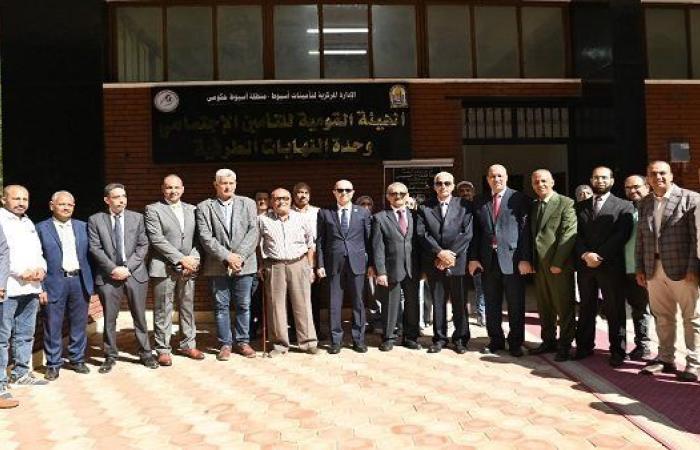 رئيس جامعة أسيوط يفتتح وحدة النهايات الطرفية بمجمع الخدمات التأمينية المتكاملة