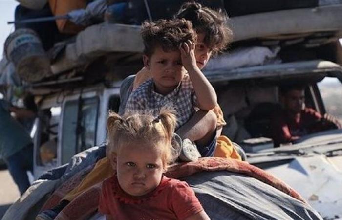 غزة| حين يضيع البيت تبقى الطفولة مشرّدة على أرصفة النزوح.. صور