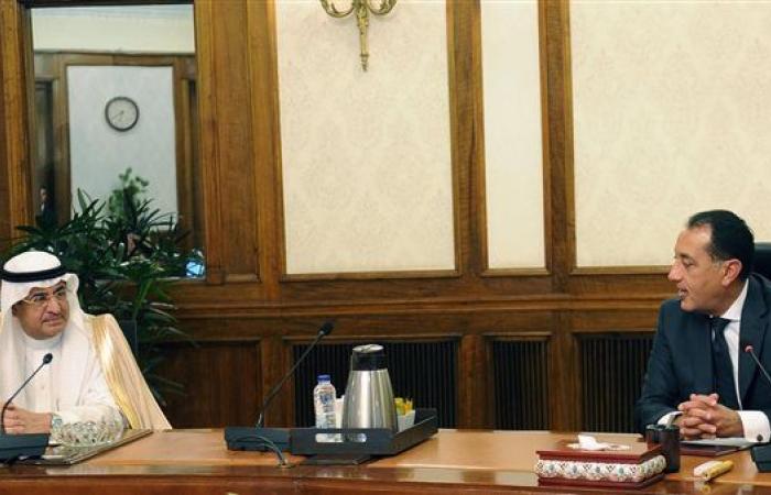 رئيس الوزراء يناقش مع وزير الدولة السعودى حزمة استثمارات سعودية فى مصر