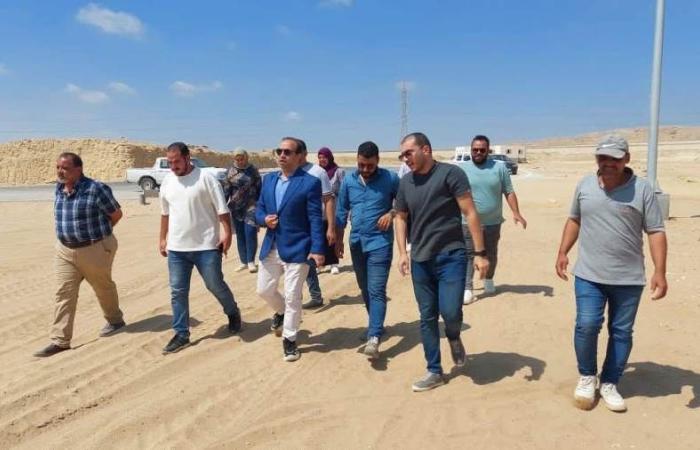 وزير الإسكان يتابع مشروعات المرافق والكهرباء بالمنطقة الصناعية الثانية بمدينة الفيوم الجديدة