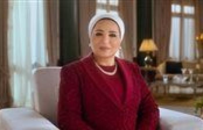 السيدة انتصار السيسي تنشر صورة وسام "إيزابيل لاكاتوليكا" وتشكر ملكة إسبانيا