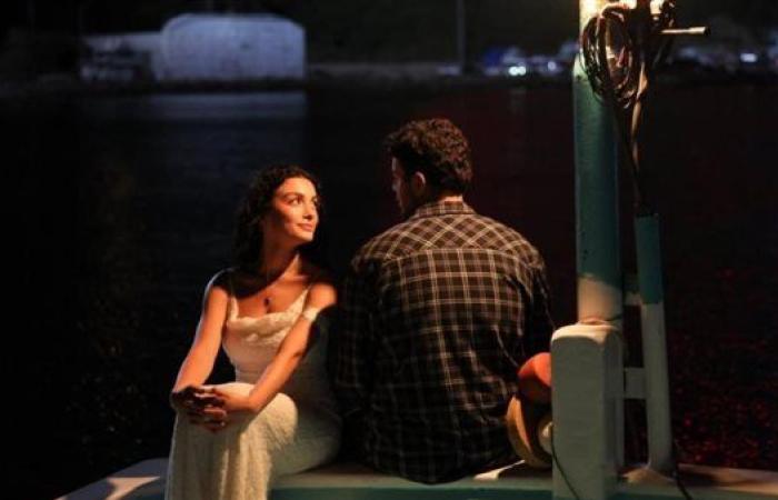 مسلسل عيناك كالبحر الأسود الحلقة 3.. أزيل وغونش في مواجهة التحديات